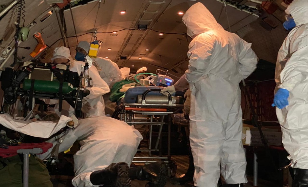 Soldados da vida: A corrida frenética contra o tempo para salvar pacientes acometidos pela covid-19